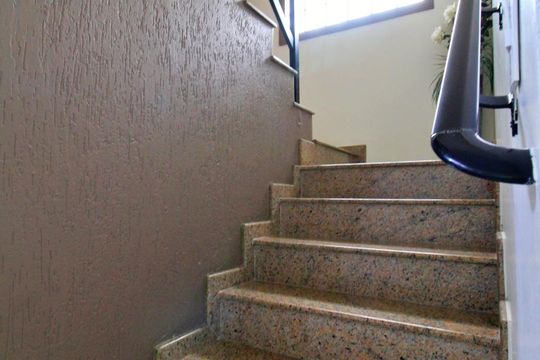 Escada de casa para alugar com 3 quartos, 241m² em Utinga, Santo André