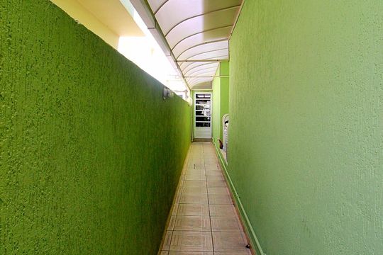 Corredor de casa para alugar com 3 quartos, 241m² em Utinga, Santo André