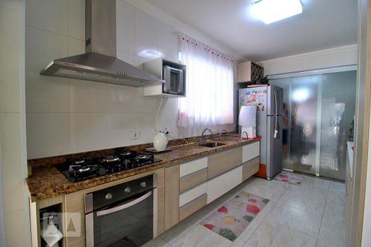 Cozinha de casa para alugar com 3 quartos, 241m² em Utinga, Santo André