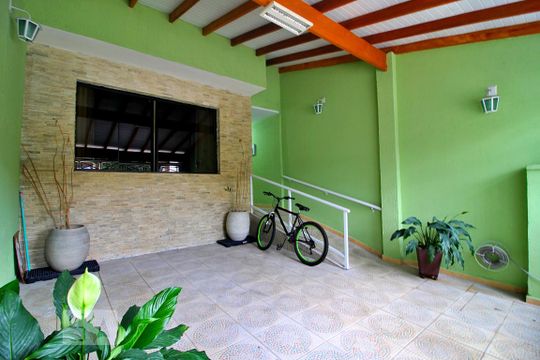 Garagem de casa para alugar com 3 quartos, 241m² em Utinga, Santo André