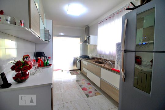 Cozinha de casa para alugar com 3 quartos, 241m² em Utinga, Santo André