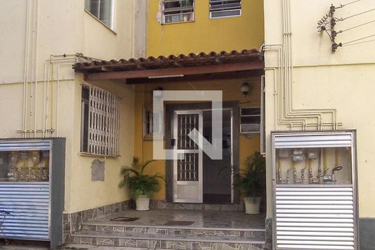 Fachada do bloco de apartamento à venda com 2 quartos, 55m² em Taquara, Rio de Janeiro