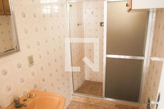 Banheiro de apartamento à venda com 2 quartos, 55m² em Taquara, Rio de Janeiro