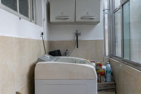 Lavanderia de apartamento para alugar com 2 quartos, 60m² em Gonzaga, Santos