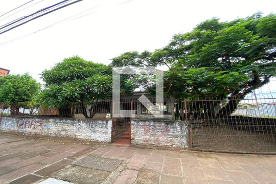 Fachada de casa à venda com 4 quartos, 873m² em Centro, Novo Hamburgo