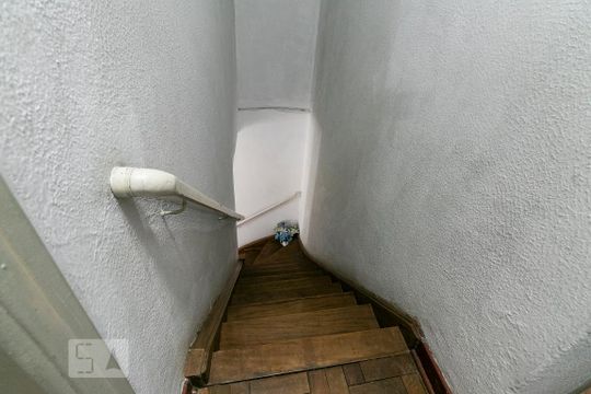 Escadas de casa à venda com 2 quartos, 100m² em Tatuapé, São Paulo