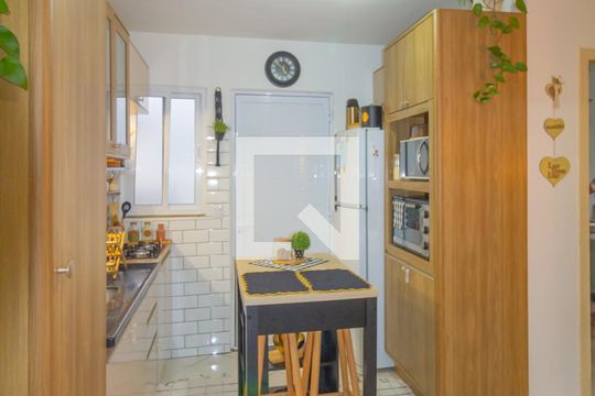 Sala/Cozinha de casa de condomínio à venda com 2 quartos, 42m² em Fátima, Canoas