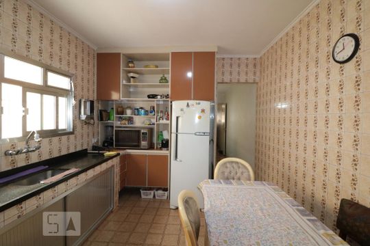 Cozinha de casa à venda com 4 quartos, 200m² em Vila Carrão, São Paulo