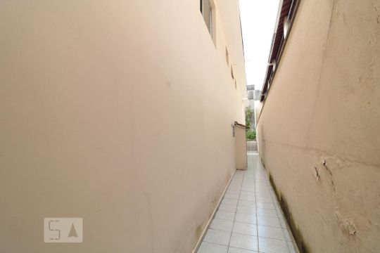 Corredor de casa para alugar com 4 quartos, 200m² em Vila Carrão, São Paulo