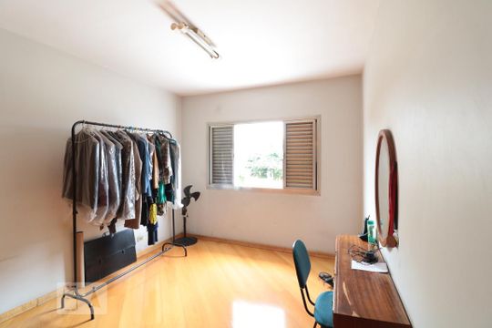 Quarto 1 de casa à venda com 4 quartos, 200m² em Vila Carrão, São Paulo