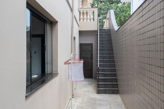 corredor lateral de casa para alugar com 4 quartos, 170m² em Vila Jaguara, São Paulo