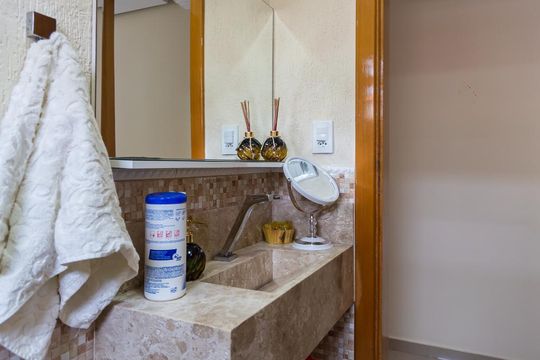 Lavabo de casa à venda com 3 quartos, 228m² em Jardim das Flores, Osasco