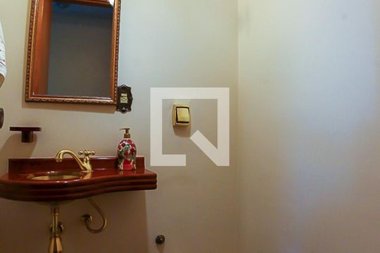 Lavabo de apartamento para alugar com 3 quartos, 155m² em Jardim Londrina, São Paulo