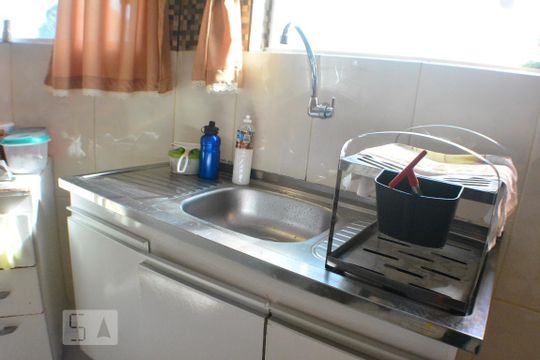Cozinha de casa de condomínio para alugar com 3 quartos, 240m² em Saboeiro, Salvador