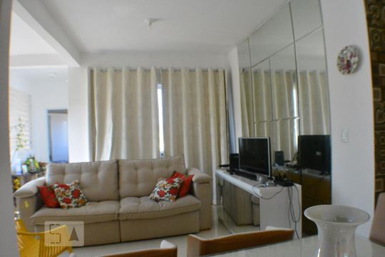 Sala de casa de condomínio para alugar com 3 quartos, 240m² em Saboeiro, Salvador