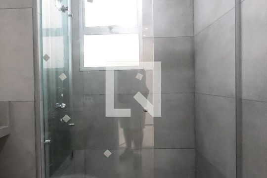 Banheiro de apartamento para alugar com 2 quartos, 43m² em Jardim Angélica, Guarulhos