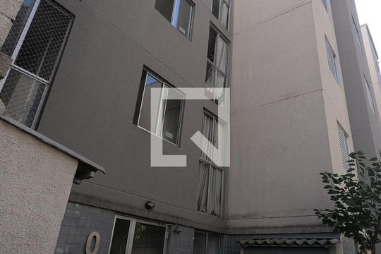 Fachada do bloco de apartamento para alugar com 2 quartos, 43m² em Jardim Angélica, Guarulhos
