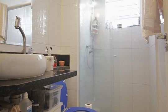 Banheiro de apartamento à venda com 2 quartos, 42m² em Jardim Ampliação, São Paulo