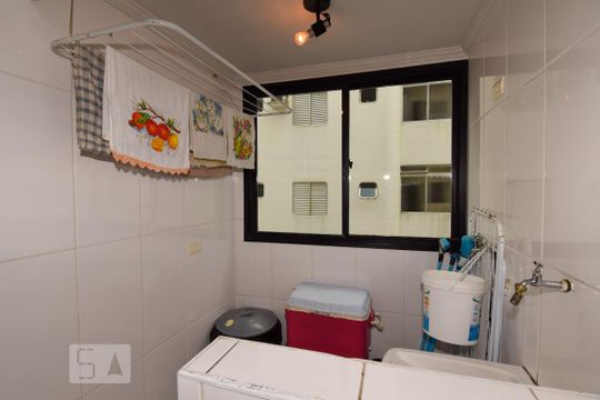Área de Serviço de apartamento para alugar com 3 quartos, 105m² em Parque Enseada, Guarujá