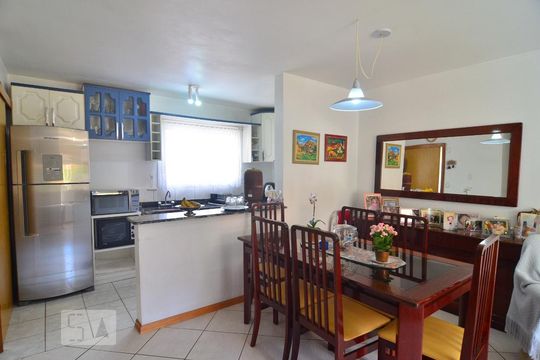 Sala de casa de condomínio à venda com 3 quartos, 93m² em Fátima, Canoas