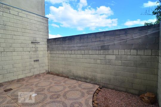 Pátio de casa de condomínio à venda com 3 quartos, 93m² em Fátima, Canoas