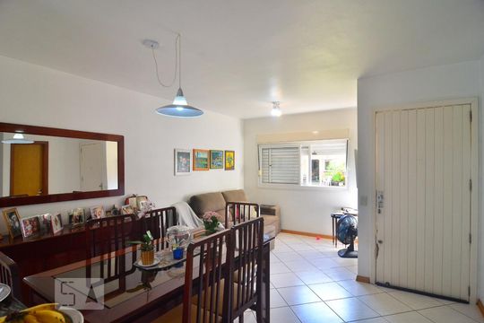 Sala de casa de condomínio à venda com 3 quartos, 93m² em Fátima, Canoas