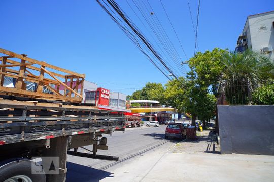 Fachada de casa à venda com 7 quartos, 550m² em Niterói, Canoas