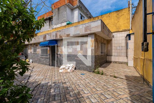 Quintal  de casa à venda com 2 quartos, 119m² em Jardim Fernandes, São Paulo