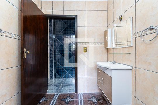 Banheiro  de casa à venda com 2 quartos, 119m² em Jardim Fernandes, São Paulo