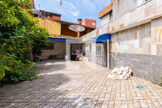 Quintal  de casa à venda com 2 quartos, 119m² em Jardim Fernandes, São Paulo