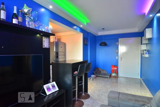 Apartamento à venda com 2 quartos, 56m² em Centro, Canoas