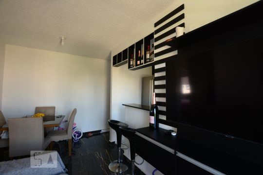 Sala de apartamento para alugar com 2 quartos, 60m² em Parada de Lucas, Rio de Janeiro