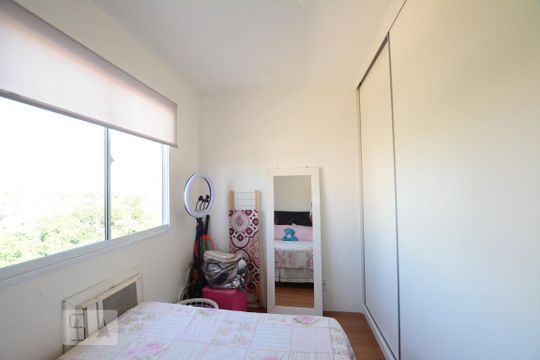 Quarto 1 de apartamento para alugar com 2 quartos, 60m² em Parada de Lucas, Rio de Janeiro