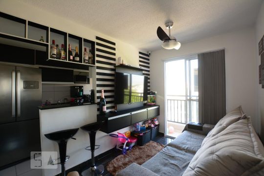 Sala de apartamento para alugar com 2 quartos, 60m² em Parada de Lucas, Rio de Janeiro