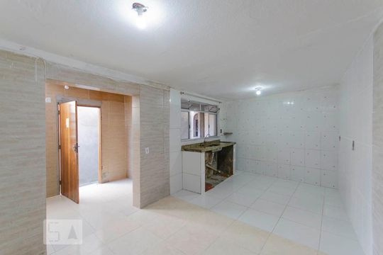 Sala e Cozinha Integrada de casa para alugar com 2 quartos, 85m² em Jardim Artur Alvim, São Paulo