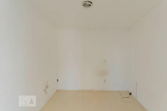 Quarto de casa para alugar com 2 quartos, 85m² em Jardim Artur Alvim, São Paulo
