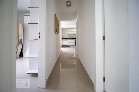 Corredor de apartamento para alugar com 3 quartos, 110m² em Carvoeira, Florianópolis