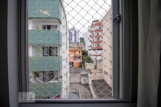 Vista do quarto 02 de apartamento para alugar com 3 quartos, 110m² em Carvoeira, Florianópolis