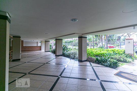 Área comum de apartamento à venda com 3 quartos, 200m² em Cristal, Porto Alegre