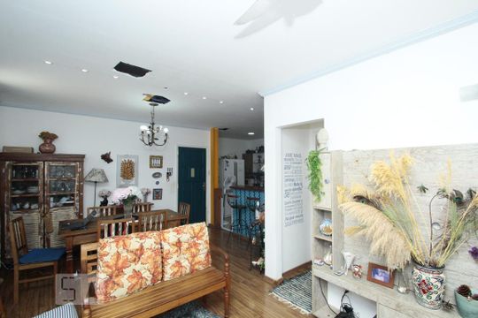 Sala de Estar de casa para alugar com 2 quartos, 140m² em Santa Teresa, Rio de Janeiro