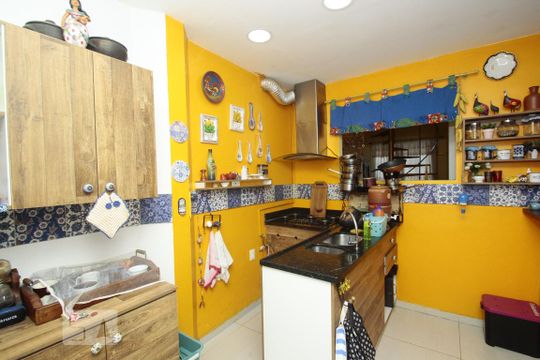 Cozinha de casa para alugar com 2 quartos, 140m² em Santa Teresa, Rio de Janeiro