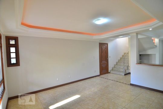 Sala de casa à venda com 3 quartos, 250m² em Estância Velha, Canoas