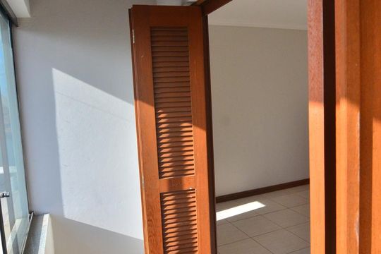 Sacada de casa à venda com 3 quartos, 250m² em Estância Velha, Canoas