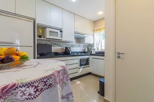 Cozinha de casa à venda com 2 quartos, 91m² em Jardim Santo Alberto, Santo André