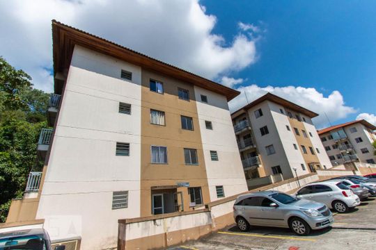 Fachada do bloco de apartamento para alugar com 2 quartos, 55m² em Centro, Cotia