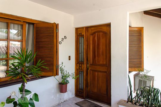 Varanda de casa à venda com 3 quartos, 358m² em Nonoai, Porto Alegre