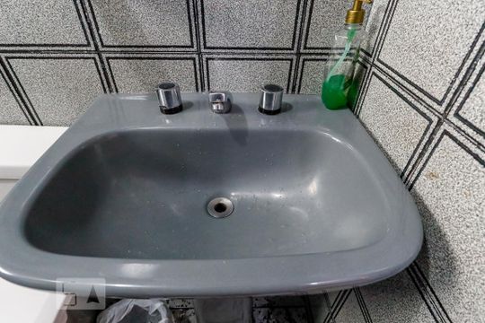 Banheiro de apartamento à venda com 2 quartos, 50m² em Jardim Peri, São Paulo