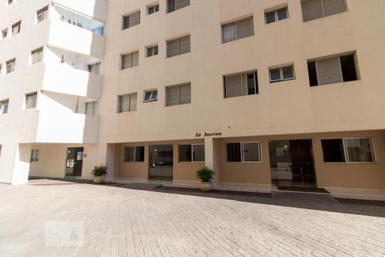 Entrada do bloco de apartamento para alugar com 2 quartos, 67m² em Vila Augusta, Guarulhos