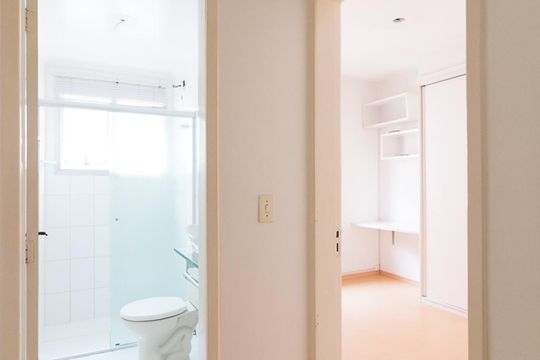 Quarto e banheiro de apartamento para alugar com 2 quartos, 67m² em Vila Augusta, Guarulhos