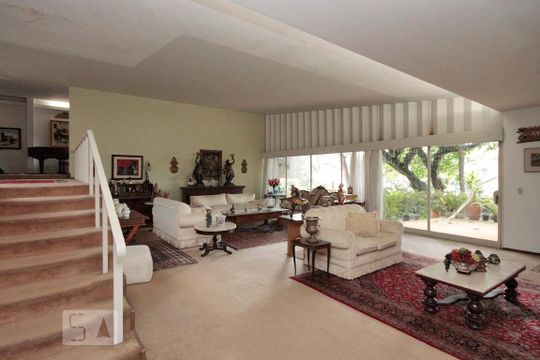 Sala de casa à venda com 4 quartos, 600m² em Pacaembu, São Paulo